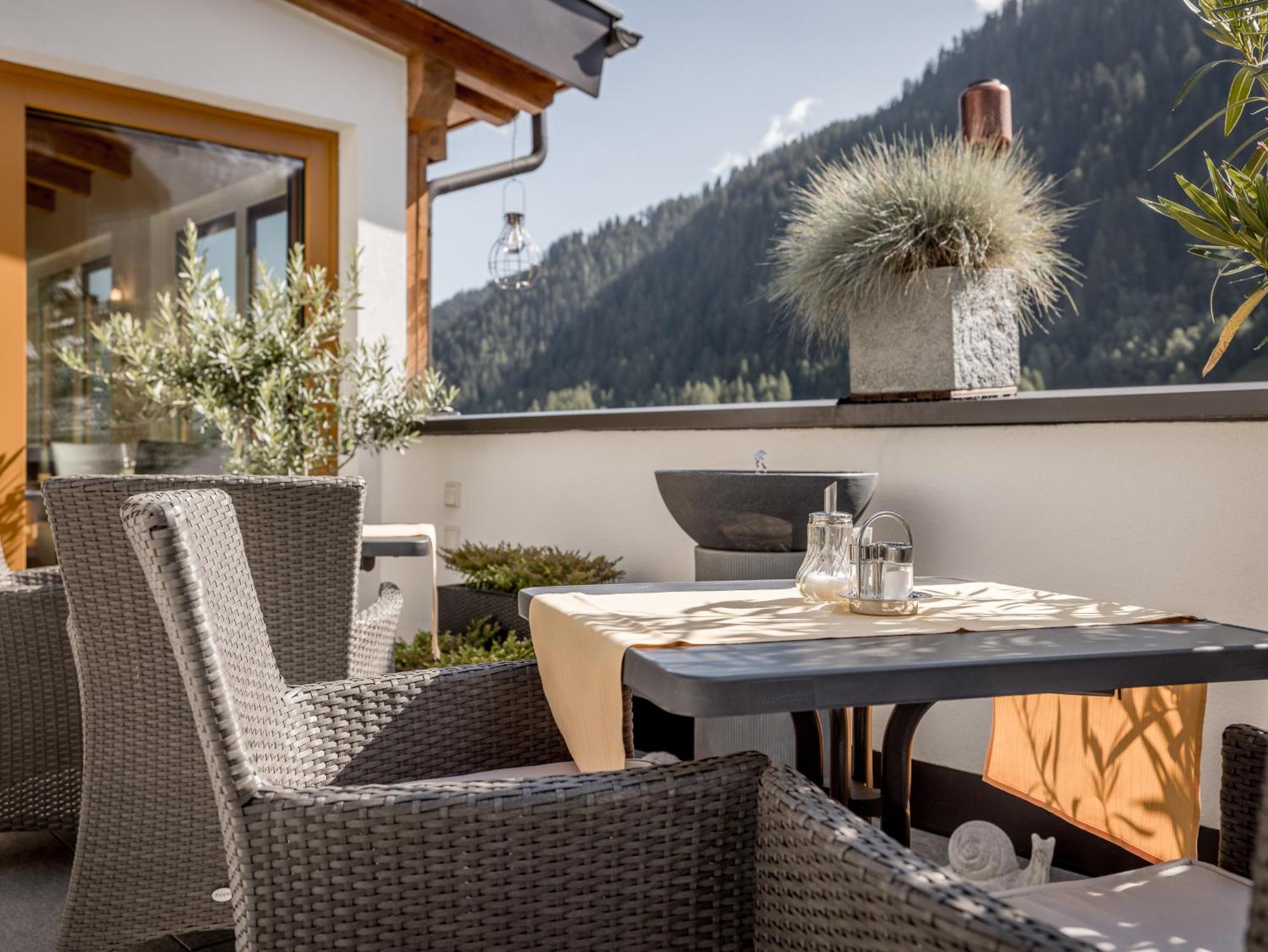 Quality Hosts Arlberg - Haus Pepi Eiter Hotel Sankt Anton am Arlberg Luaran gambar